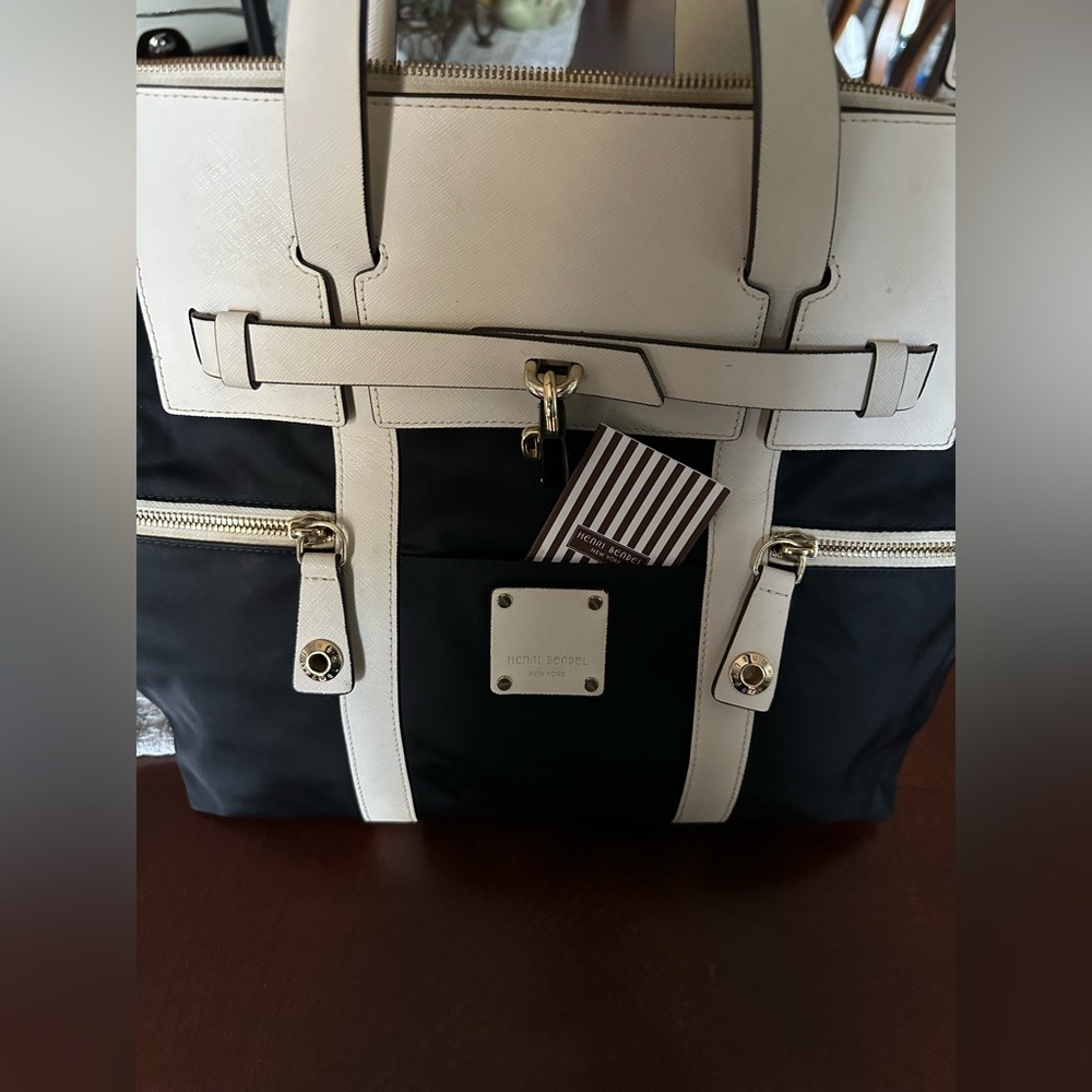 Gorgeous HTF Henri Bendel Black & Ivory 3 Way JETSETTER Crossbody Backpack Mint! - Picture 2 of 16